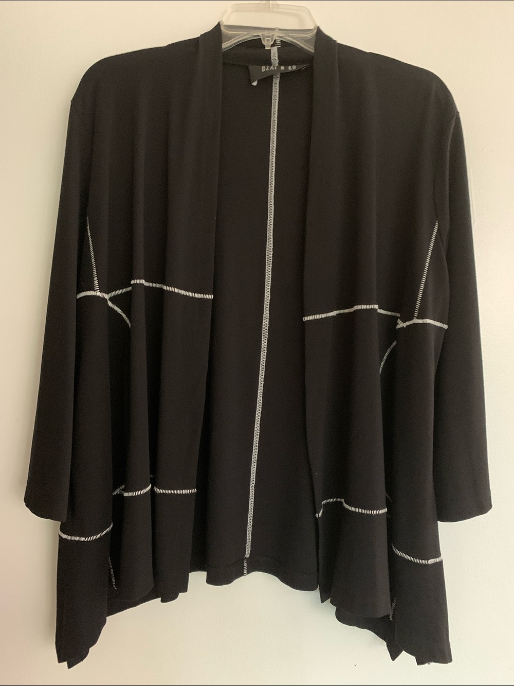 OZAI N KU size L excellent condition black with contrast stitching light modern